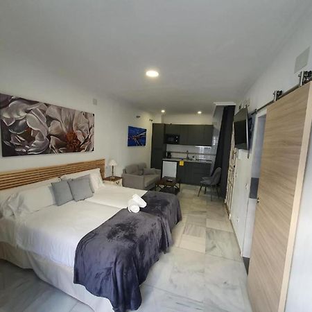 Apartamentos Los Angeles Sevilla Kültér fotó