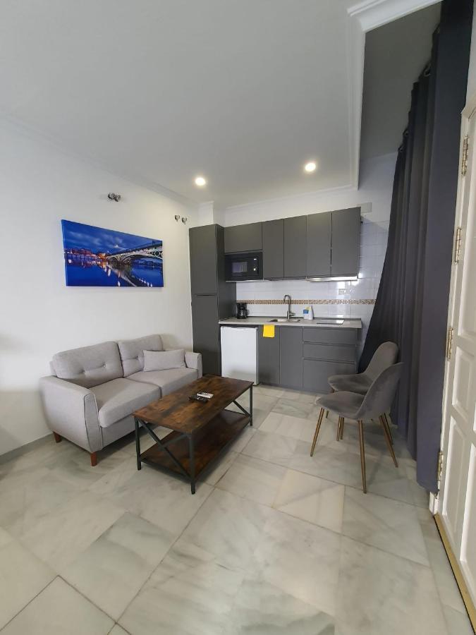 Apartamentos Los Angeles Sevilla Kültér fotó