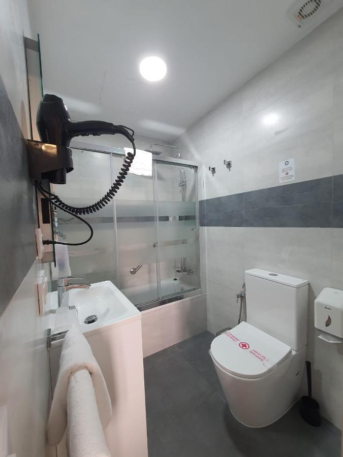 Apartamentos Los Angeles Sevilla Kültér fotó