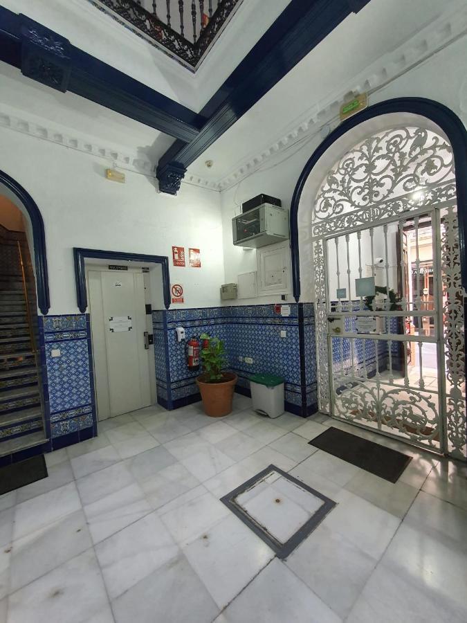 Apartamentos Los Angeles Sevilla Kültér fotó