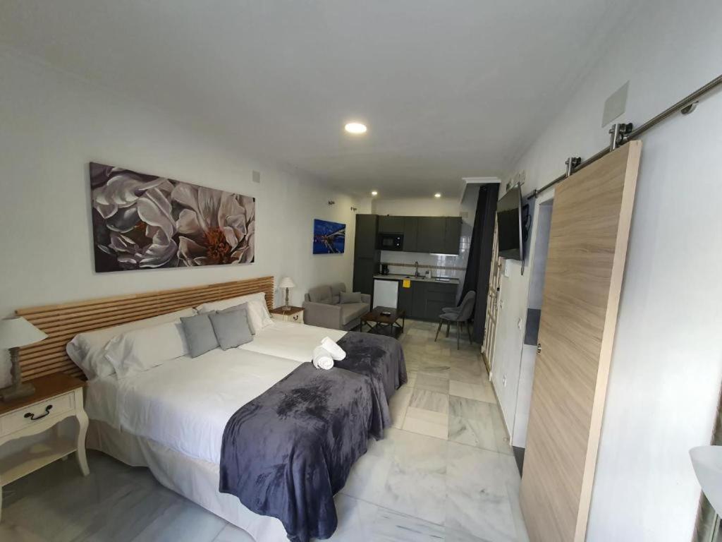 Apartamentos Los Angeles Sevilla Kültér fotó